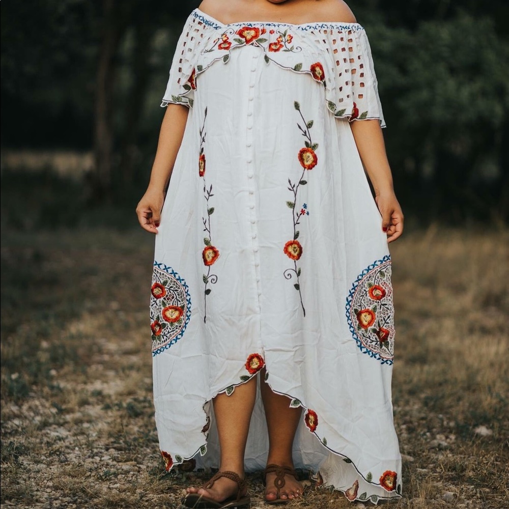 FillyBoo Maternity Two Sunday’s Embroider Dress